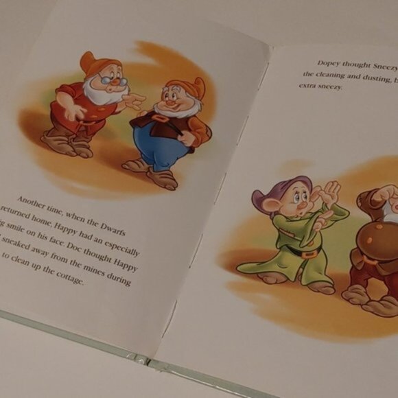 3/$13 Snow White Princess' Secret children hardcover book - Picture 6 of 6